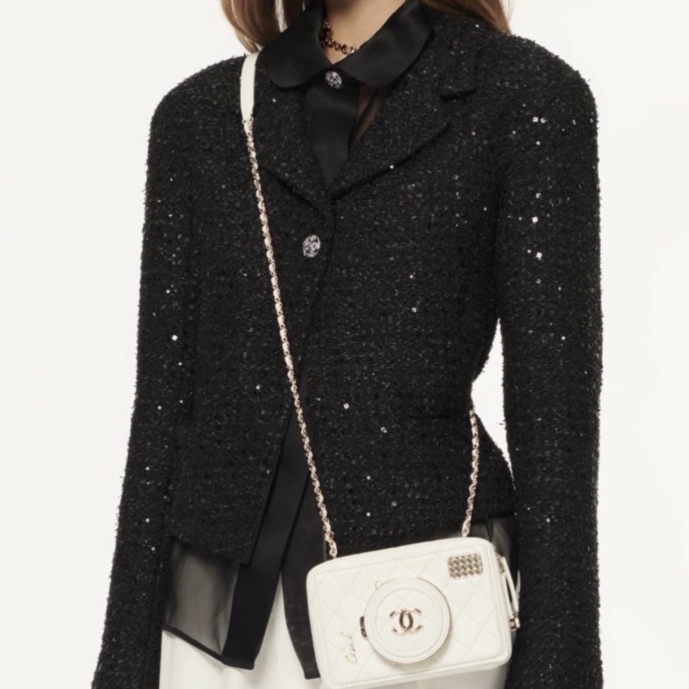 CHANEL Black Tweed Jacket. S (36)